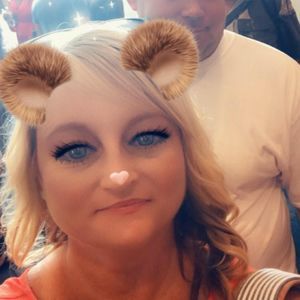 Meet your Posher, Farrah